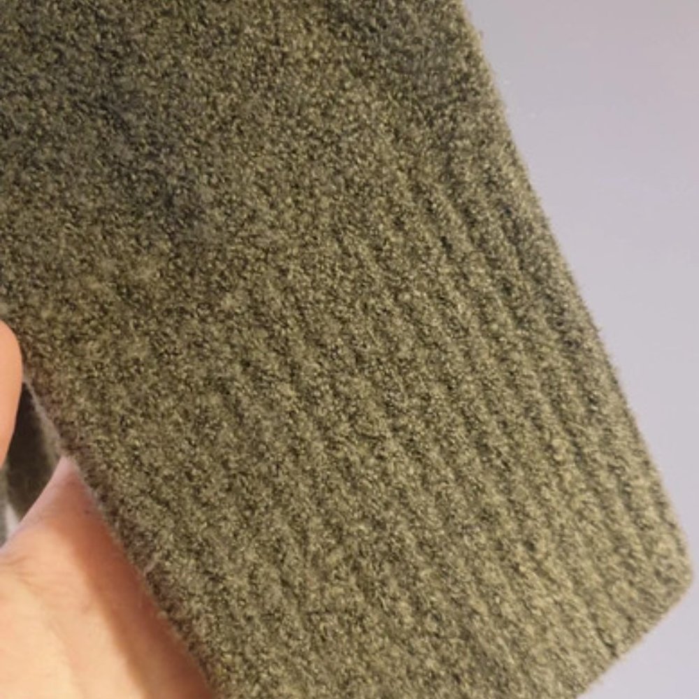 sweater - Picture 2 of 4